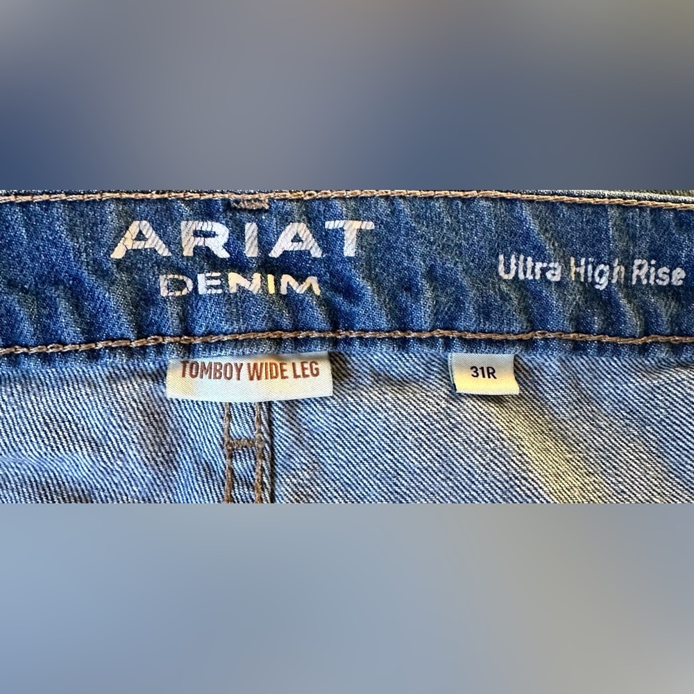 Ariat Women's Ultra High Rise Boyfriend Distressed Jeans - Picture 3 of 3